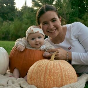 Morgan’s listing for Nickigirls Live show 10/24 7pm est